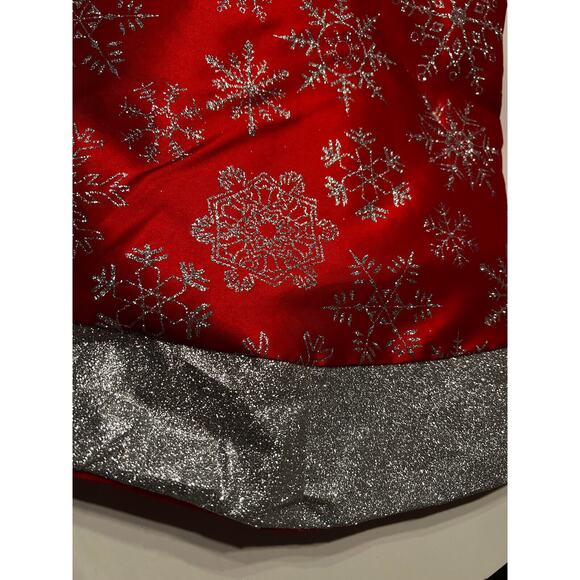 Tree Skirt Christmas Red & Silver Snowflakes 48" TREE SKIRT New! - Picture 2 of 13